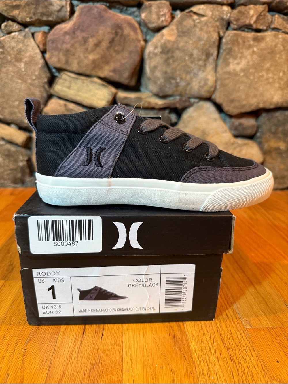 Hurley Kids Roddy Black and Grey Canvas Sneaker